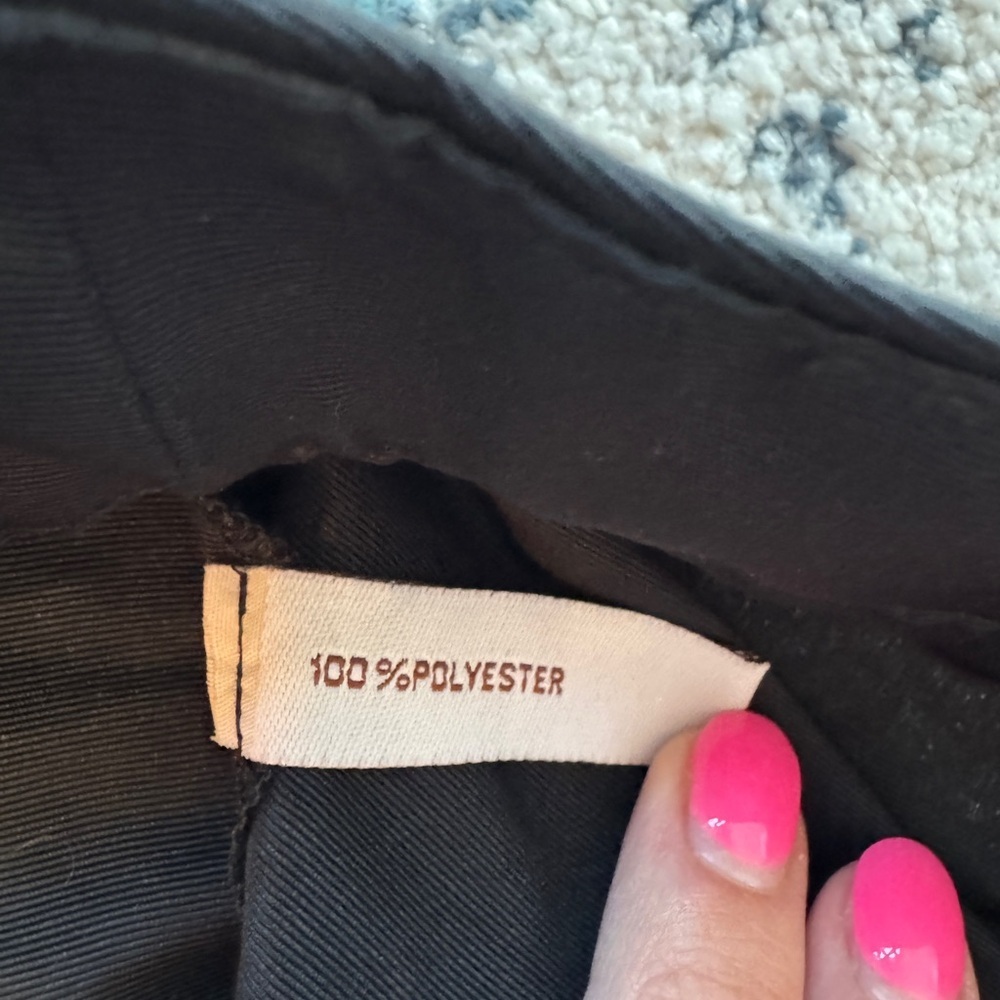 NWT Walter Baker Bengaline Black Pencil Skirt
Size 8 - Picture 4 of 5